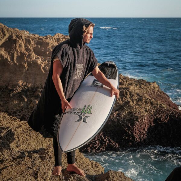 Poncho Green - Image 4